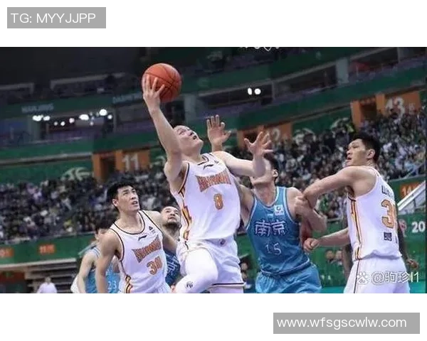 西安篮球队中路突破战术解析与实战应用探讨