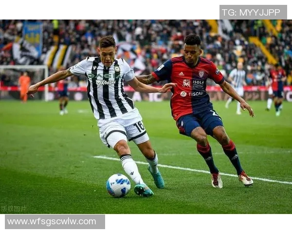 让女朋友亲自挑选心仪的足球明星一起畅谈足球的魅力与激情