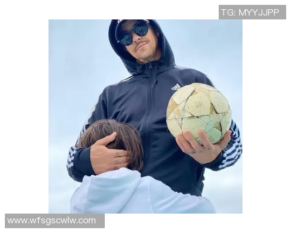 足球明星深情告白妻子感人话语展现爱情真谛与家庭温暖